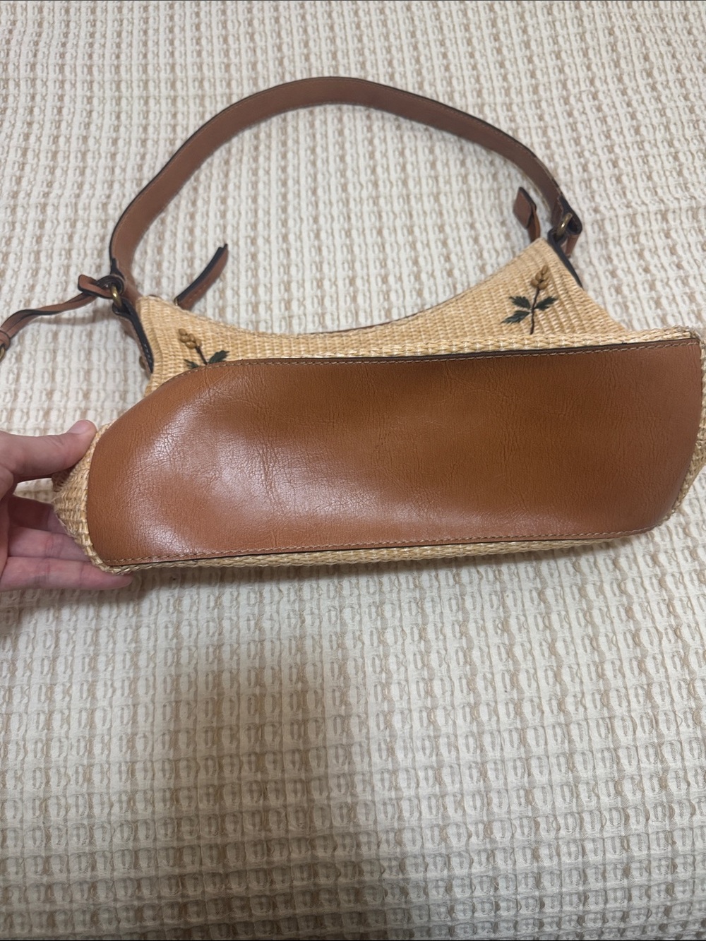Woven Straw Shoulder Bag with Embroidered Floral Accents - Natural - Picture 3 of 5